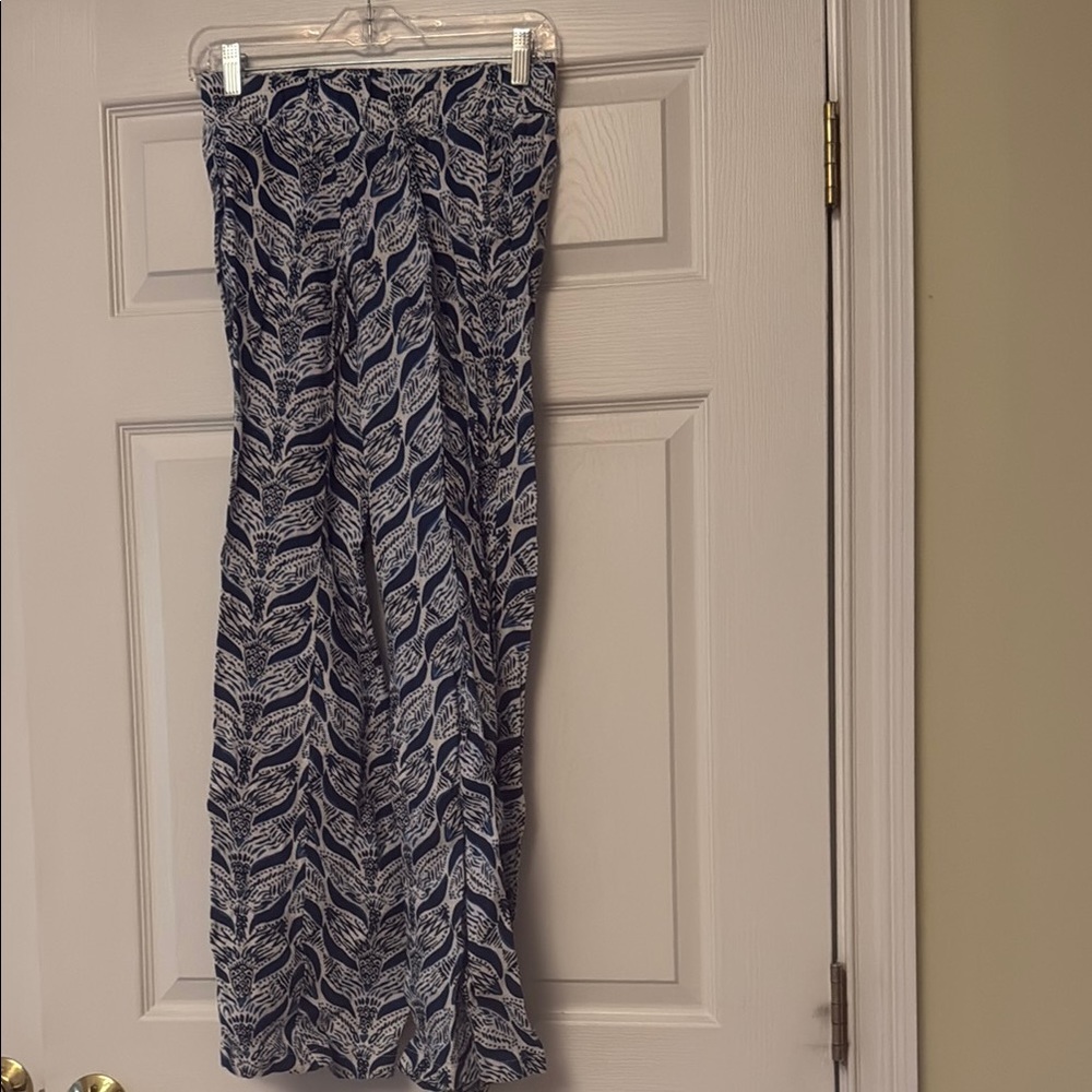 Lilly Pulitzer Navy and White Leaf Print Pant